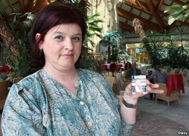 Stana Či&scaron;ić drži sliku ubijene kćerke Irine