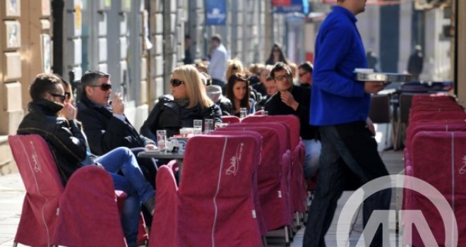 Svaki put mi se smuči kad dođem u BiH, osjećam se kao bankomat: Svi se žele ogrebati, pa makar za njemačke slatkiše...