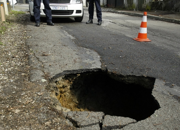 Otvorila se rupa u Zagrebu