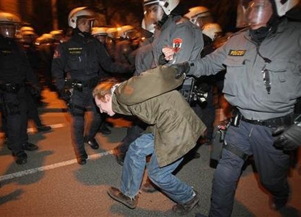 austrijska policija - hap&scaron;enje