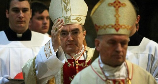 Božićna čestitka kardinala Bozanića: Potrebno je iz srca izbaciti svaku srdžbu i ljutnju, mržnju i svaku predrasudu prema drugima