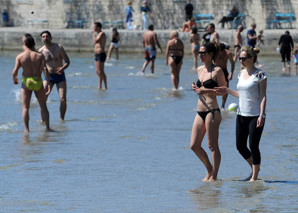 April na Jadranu - Bačvice April na Jadranu - Bačvice