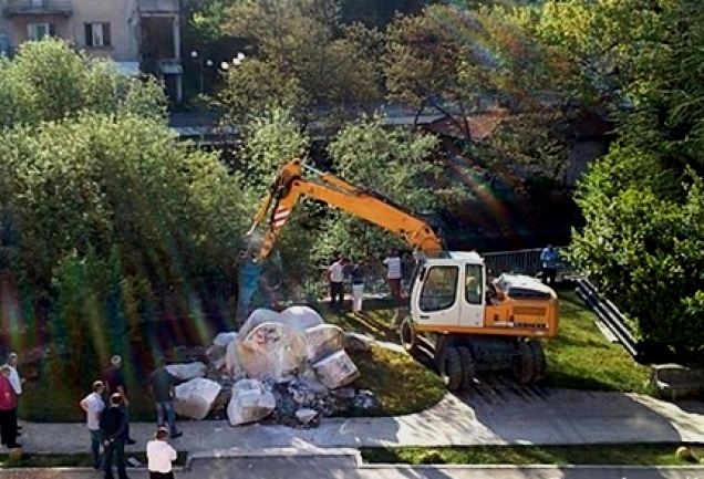 Uništen antifašistički spomenik u Širokom Brijegu Uništen antifašistički spomenik u Širokom Brijegu