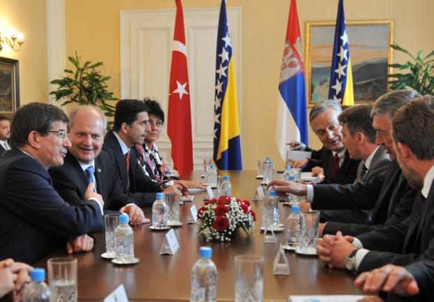 Članovi Predsjedni&scaron;tva BiH razgovarali su danas s ministrima vanjskih poslova Republike Srbije Ivanom Mrkićem, Republike Turske Ahmetom Davutogluom i Bosne i Hercegovine Zlatkom Lagumdžijom