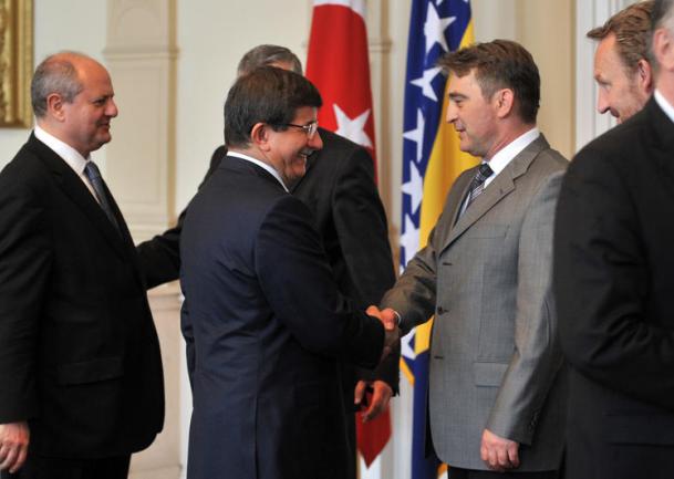 Članovi Predsjedni&scaron;tva BiH razgovarali su danas s ministrima vanjskih poslova Republike Srbije Ivanom Mrkićem, Republike Turske Ahmetom Davutogluom i Bosne i Hercegovine Zlatkom Lagumdžijom