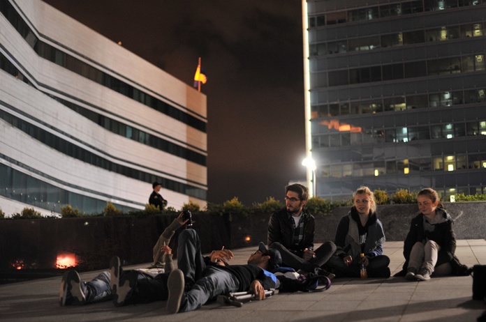 protesti ispred parlamenta jmbg protesti ispred parlamenta jmbg