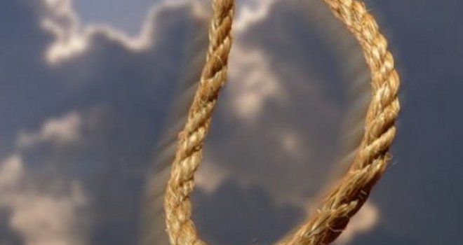 Policajac spriječio 31-godišnju ženu da izvrši samoubistvo vješanjem