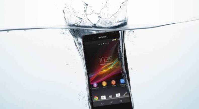 Mobitel u vodi Mobitel u vodi