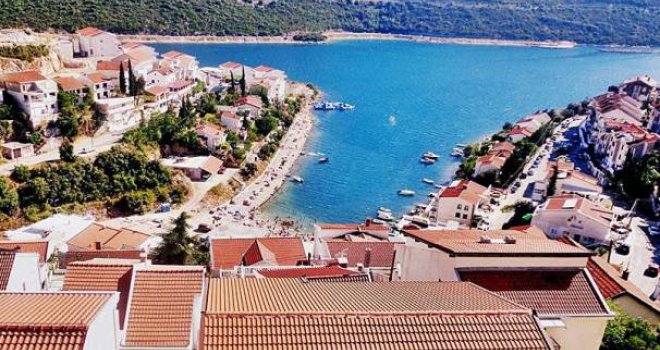 Užas o kome se šuti: Kako se smeće iz Hrvatske dovozi na deponiju u Neumu - bez kontrole i dozvole?!