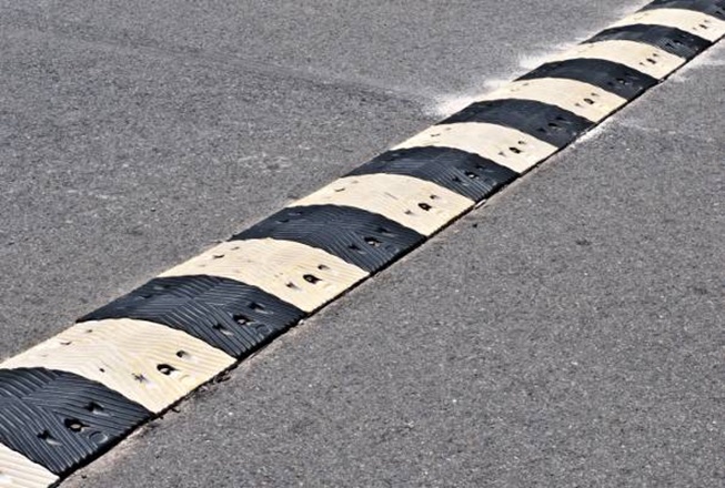 ležeći policajac ležeći policajac