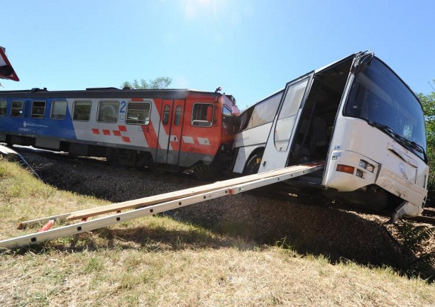 sudar voza i autobusa kod &Scaron;ibenika