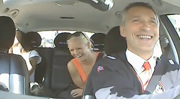 Norve&scaron;ki premijer Jens Stoltenberg kao taksista