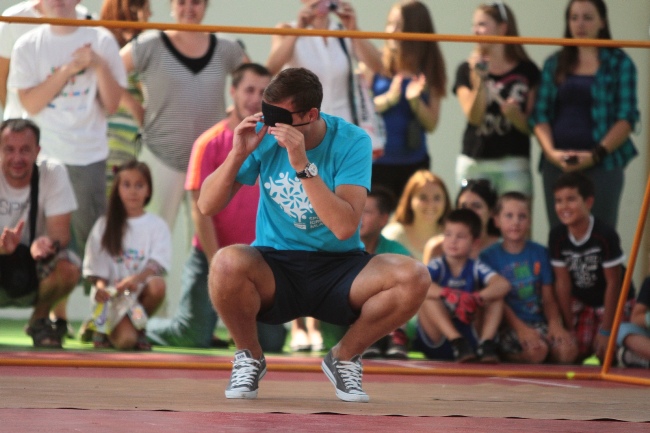 Džeko, Pjanić i Begović odigrali goalball sa bh. mali&scaron;anima