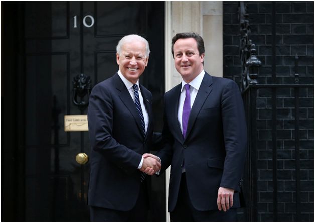 biden rukovanje biden rukovanje