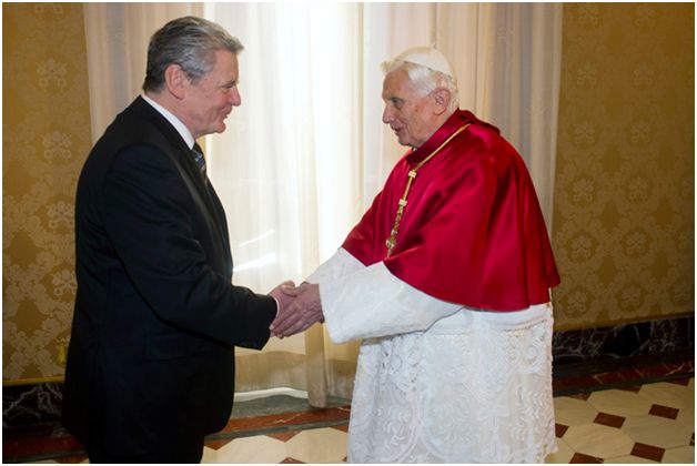 papa rukovanje papa rukovanje