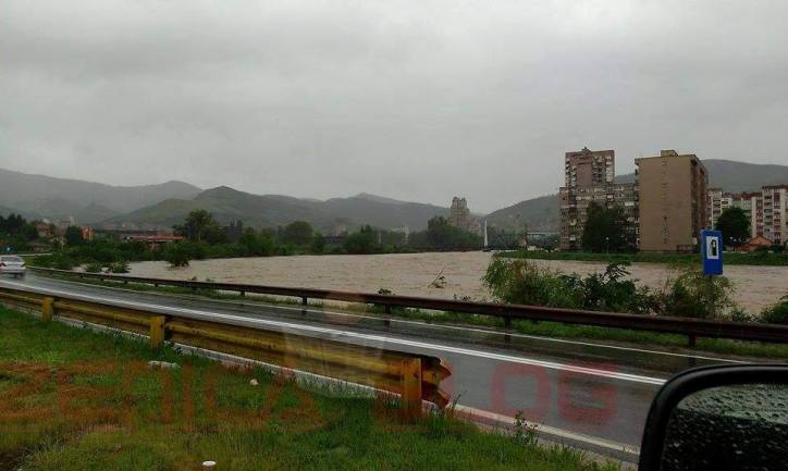 bosna se izlila u centru zenice/ Foto: zenicablog bosna se izlila u centru zenice/ Foto: zenicablog