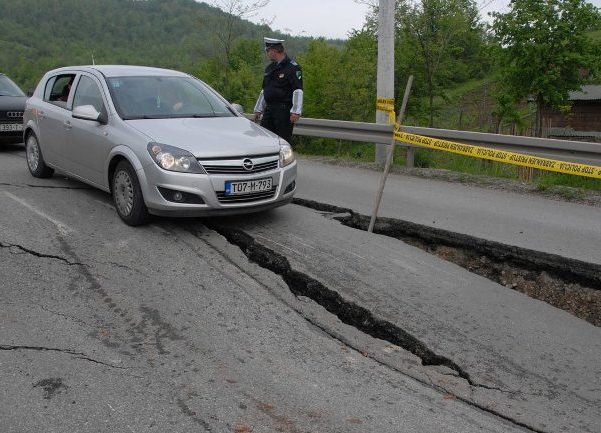 cesta kliziste cesta kliziste