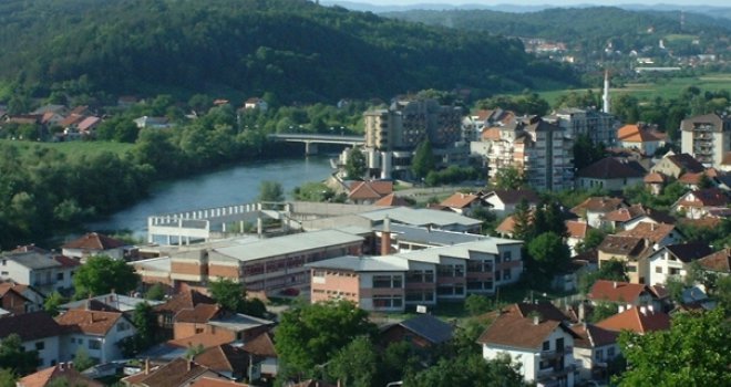 Škola ukinuta 1987. a on 'diplomirao' 1991. godine: Nastavnik muzičkog osumnjičen za falsifikovanje diplome