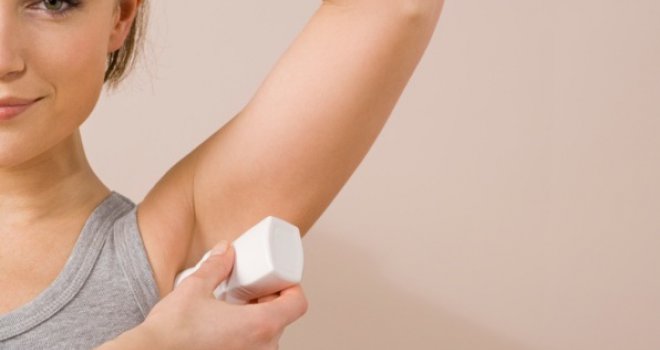 Treba da prestanete koristiti antiperspirant... Evo i zašto!