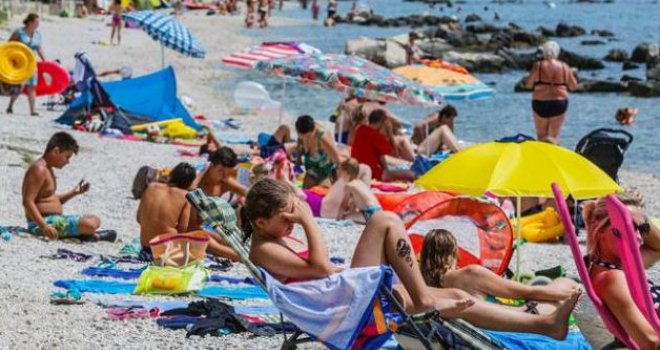 Kako izabrati bolje, a jeftinije: Bez hiljadu maraka ni ne pomišljajte otići na more