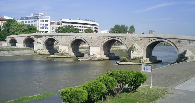 Novi potresi u Skoplju: Stanovništvo u strahu