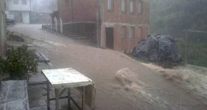 Padavine u Maglaju ponovo uzrokovale poplave