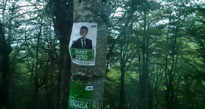 I čobani iznenađeni: SDA oblijepila i šumu na Bjelašnici!?