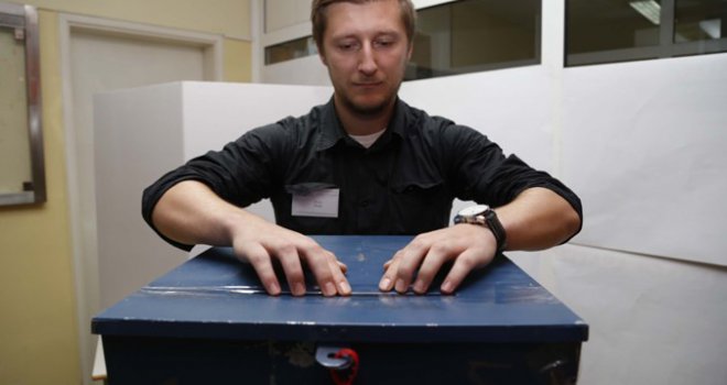 CIK: Odbijen upis u izvod za glasanje izvan BiH za 6.718 birača