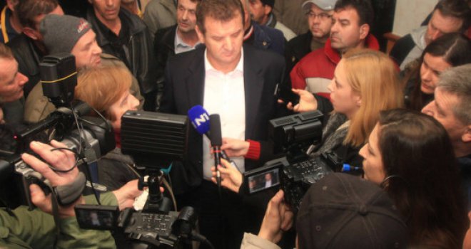 Tuzlanski radnici na Ormanici čekaju odluku Vlade TK, ukoliko bude nepovoljna, nastavljaju put