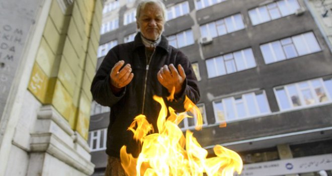 Potresna ispovijest promrzlog Sarajlije: Kad mi u sobi postane previše hladno, siđem u grad da se ugrijem kraj Vječne vatre