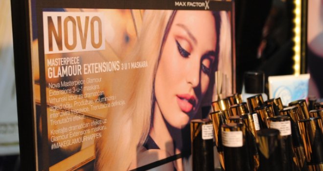 Posljednja inovacija za istaktnute trepavice: Glamour Extensions 3–u–1 maskara