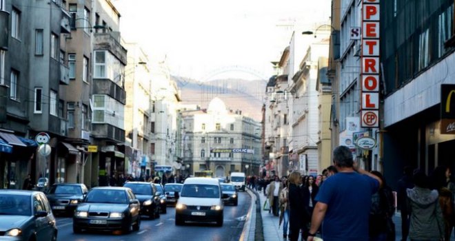 Još dva napada na turiste: U centru Sarajeva brutalno pretučen  i opljačkan Amerikanac te Norvežanin