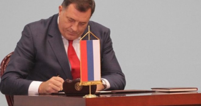 Dodik odustao od zakonskih naknada za poslanike u Skupštini RS