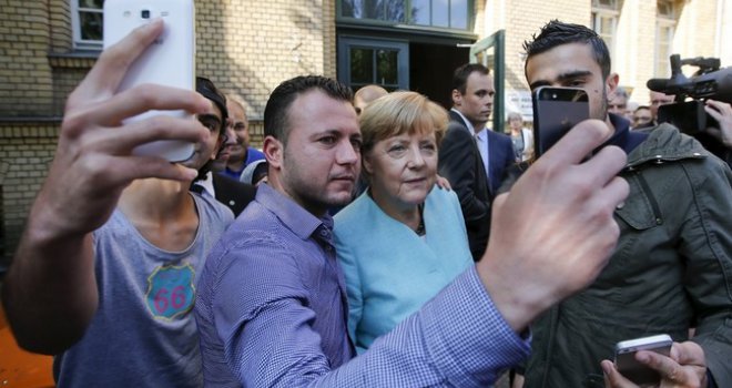 Nakon fotografije sa Angelom Merkel: Sirijski izbjeglica doveo Facebook pred sud zbog lažnih vijesti