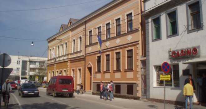 Osumnjičeni za ubistvo u Sanskom Mostu predao se policiji