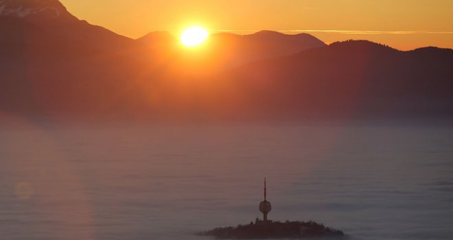 Zbog magle i zagađenja postojala ideja da se dijelovi Trebevića uklone ili rasijeku