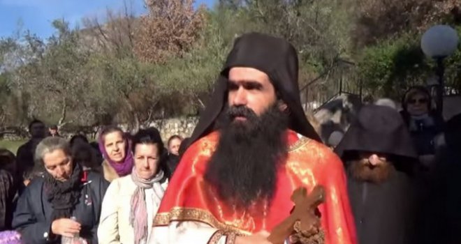 Crnogorski sveštenik postao hit: Voda nam je skupa, a heroin loš i nikakav!