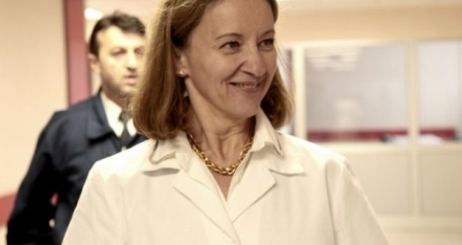 SDU traži ostavku Sebije Izetbegović: Zašto dr. Mirsad Kacila odlazi sa KCUS-a, iako je imao platu od 30.000 KM?!