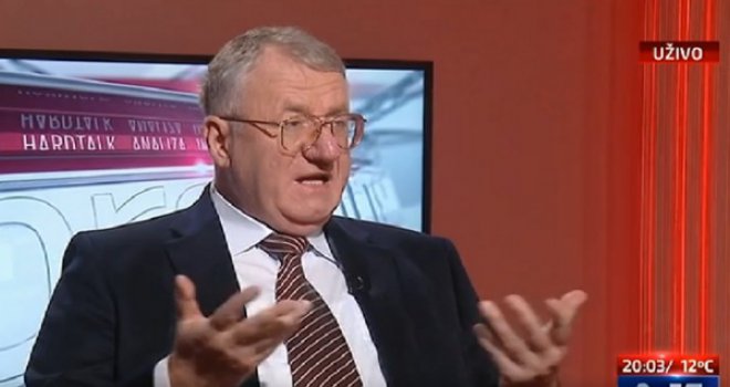 Šešelj: Nikada nisam pucao na Sarajevo, ali sam s Grbavice pucao na rovove
