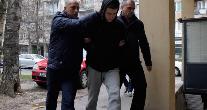 Prve informacije otkrivaju ko je sinoć pucao na Otoci: 21- godišnji Emir Kundo i ranije 'rafalao' po gradu...