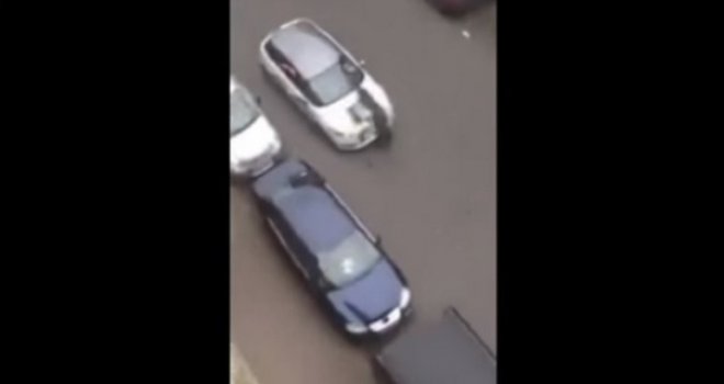 Jeziv snimak: Pregazio muslimanku tokom antimuslimaskih protesta u Briselu!