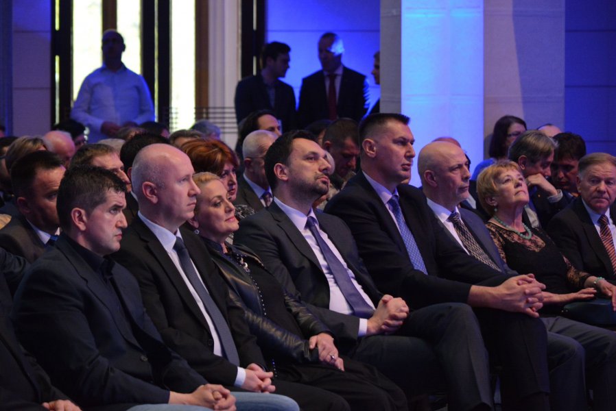 estoaprilske-vijecnica-jpg