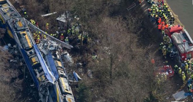 Kontrolor priznao da je igrao igricu prije velikog sudara vozova u Njemačkoj