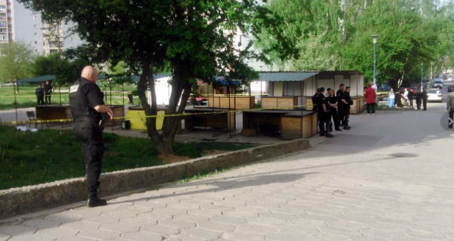 Policija ogradila pijacu na Alipašinom Polju: Uklanjaju se tezge, trgovci ostaju bez egzistencije