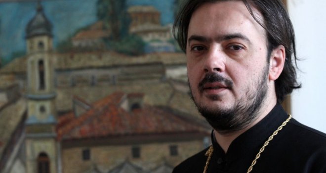 Sarajevski paroh Vanja Jovanović: Čovjeku je danas cijeli svijet jedan postavljeni sto, a nikad nije bio usamljeniji! 