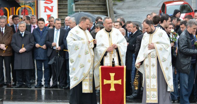 Bez incidenata: U bivšoj Dobrovoljačkoj obilježeno stradanja Sarajlija i pripadnika JNA