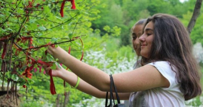 Romi danas slave Đurđevdan, proslavljajući dolazak proljeća