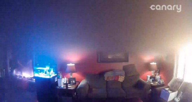 Snimak koji je obišao svijet: Povezao iPhone s kamerom pa gledao kako mu gori kuća