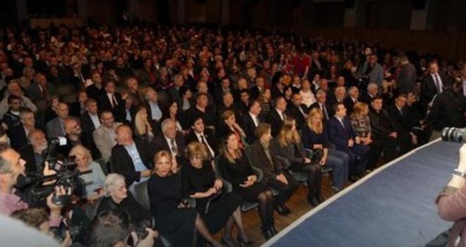 Održana komemoracija Bati Živojinoviću: Ispraćen uz prijatelje i inserte iz 'Valter brani Sarajevo'