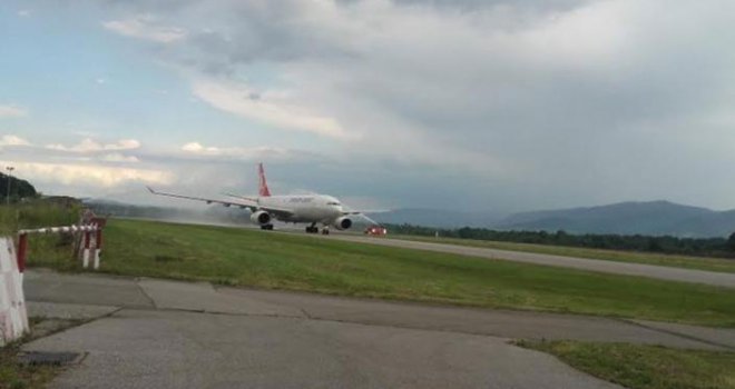 Sa tuzlanskog aerodroma poletio prvi avion s mesom za Tursku